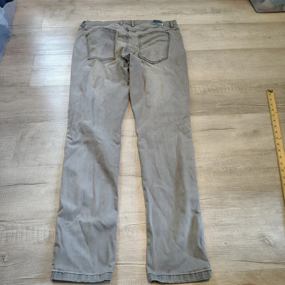 Mugsy Jeans Mens Grey Slim Straight Stretch Denim Pants Size 36x31